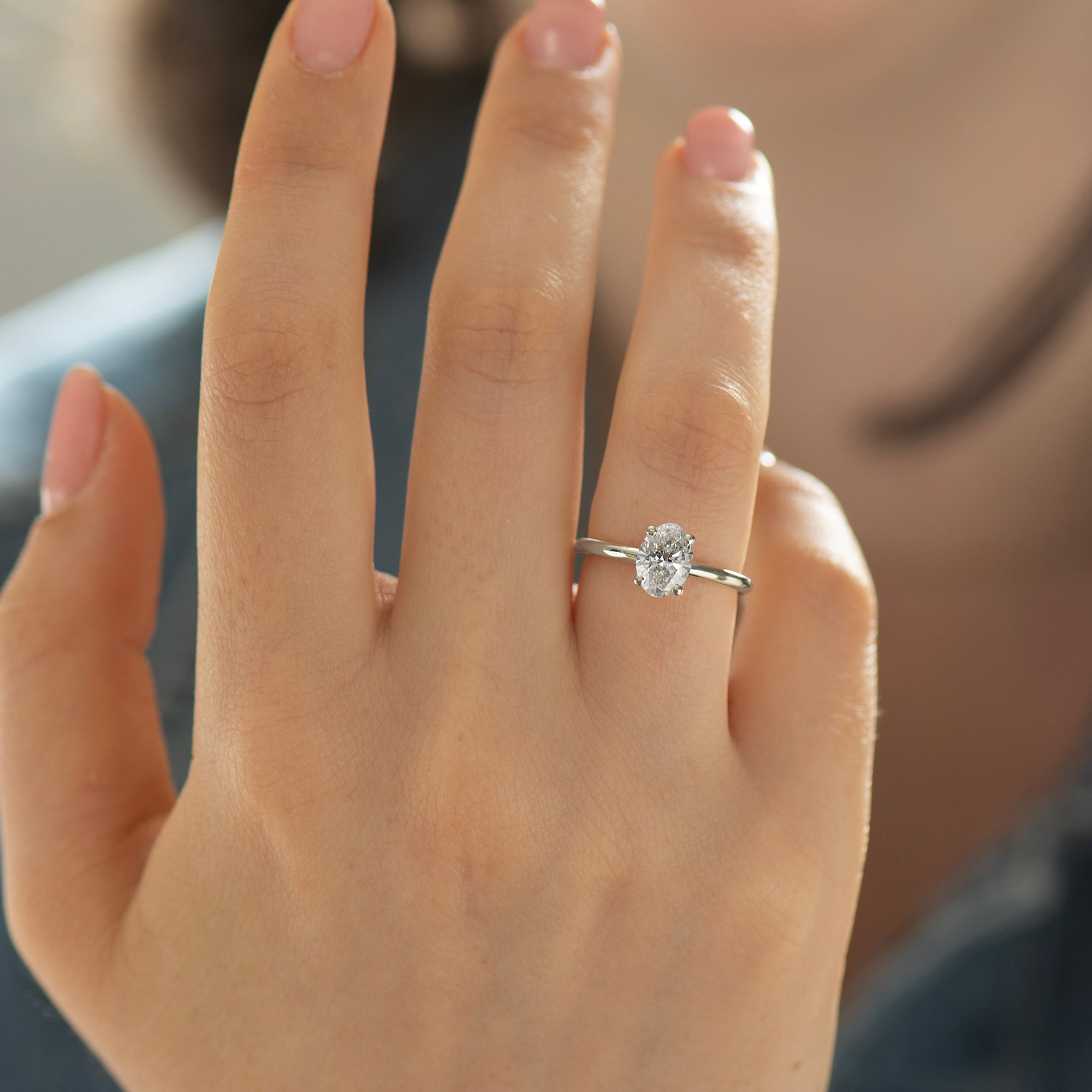 The Oval Solitaire - Round Prongs