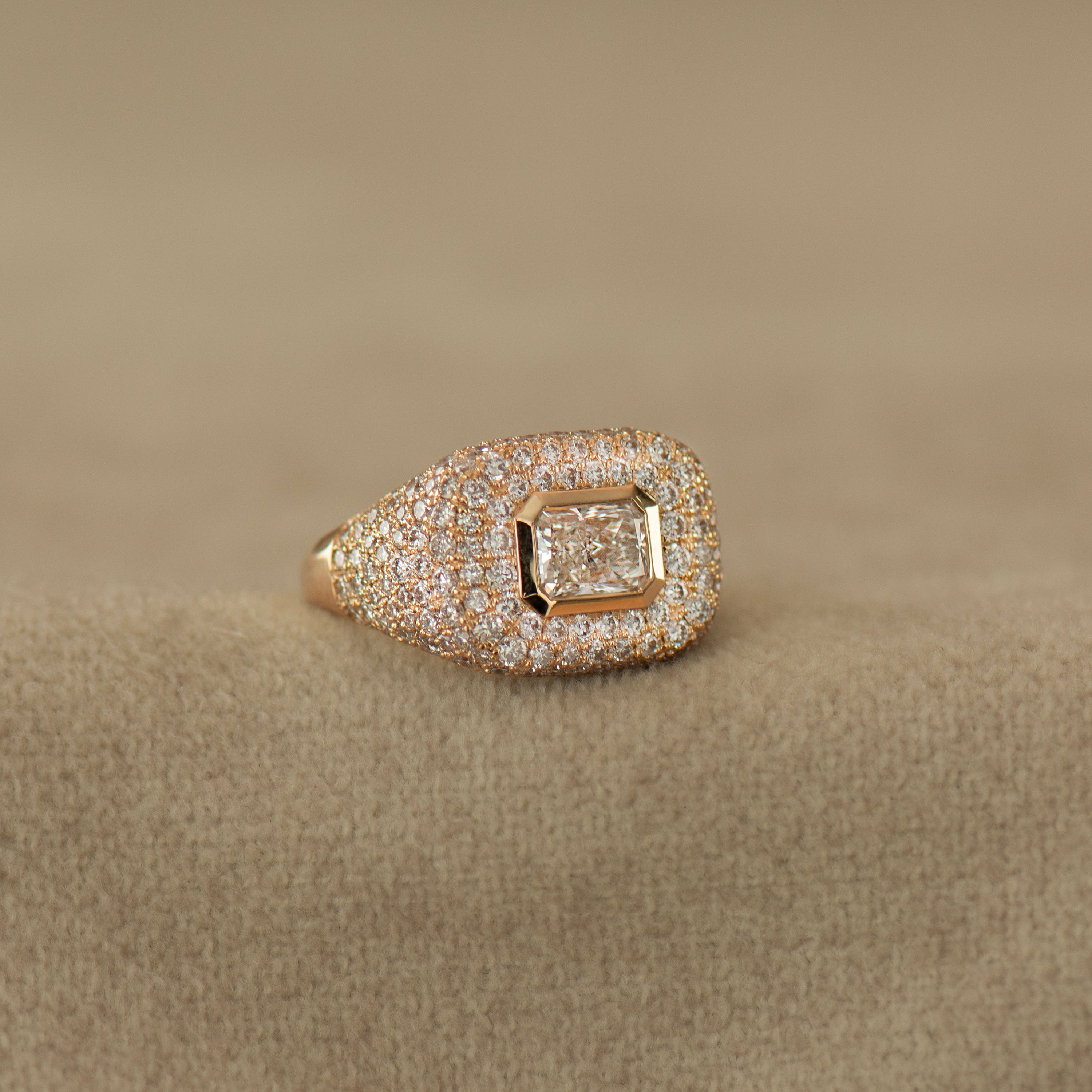 Chic Lab Diamond Signet Ring