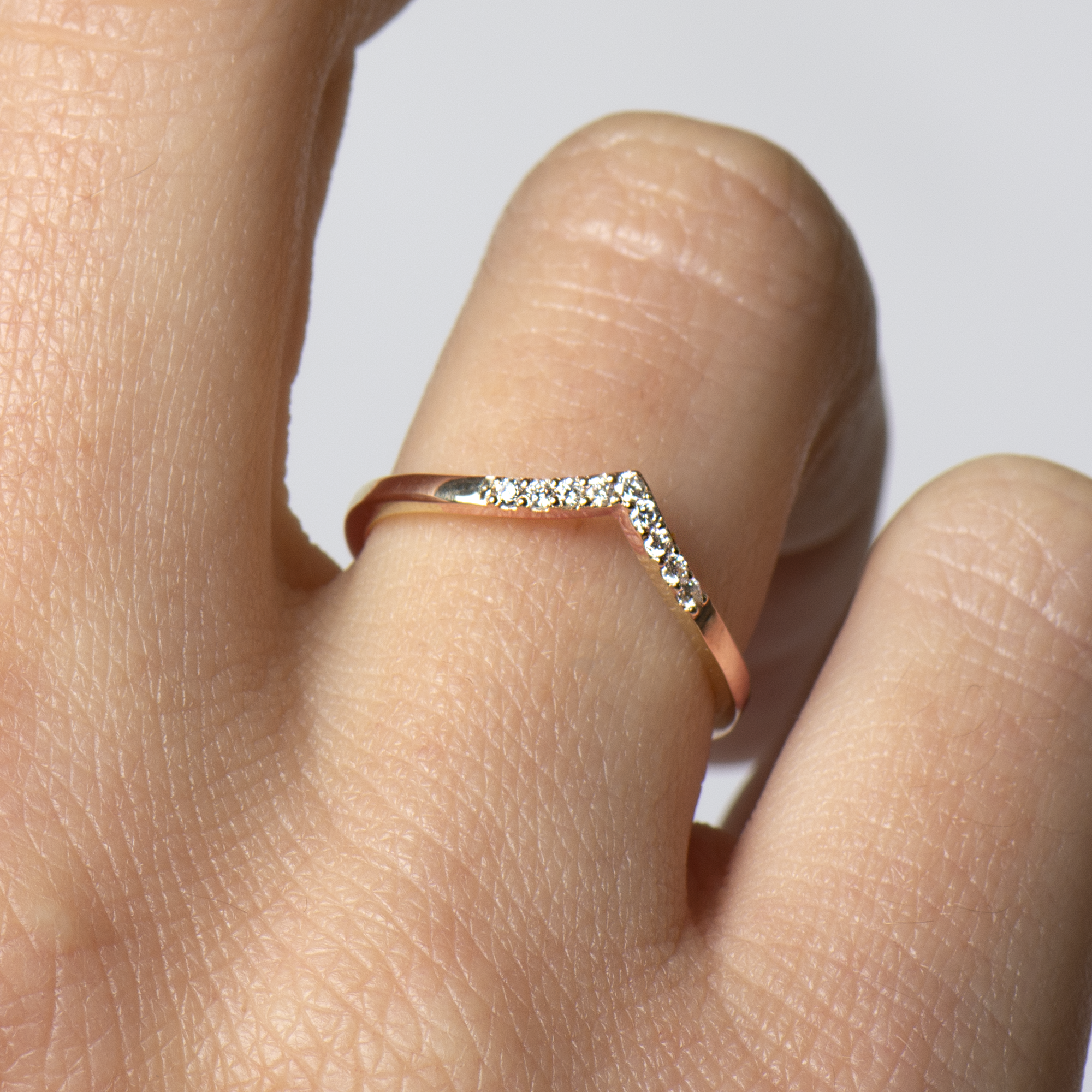 V Shape 9 Diamonds Ring