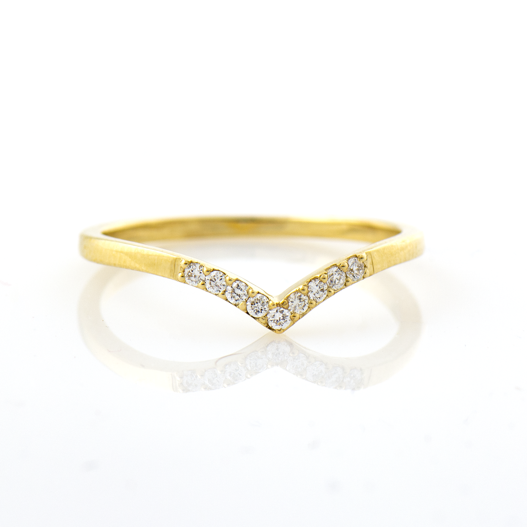 V Shape 9 Diamonds Ring