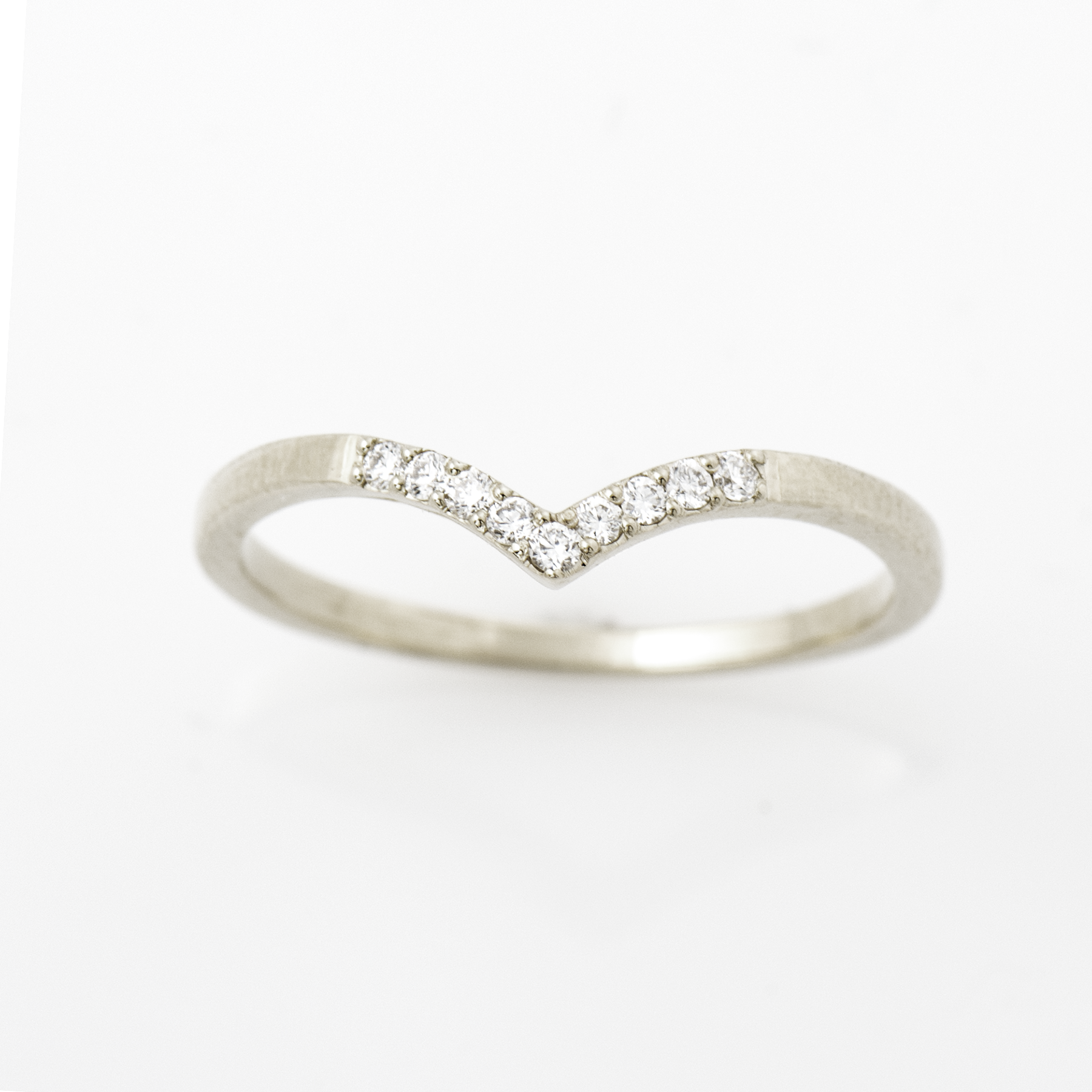 V Shape 9 Diamonds Ring