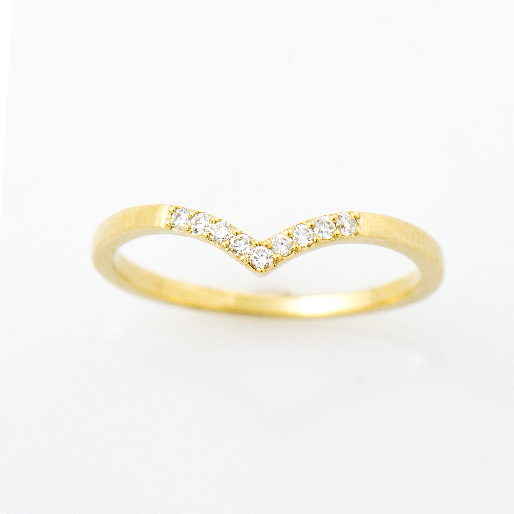 V Shape 9 Diamonds Ring