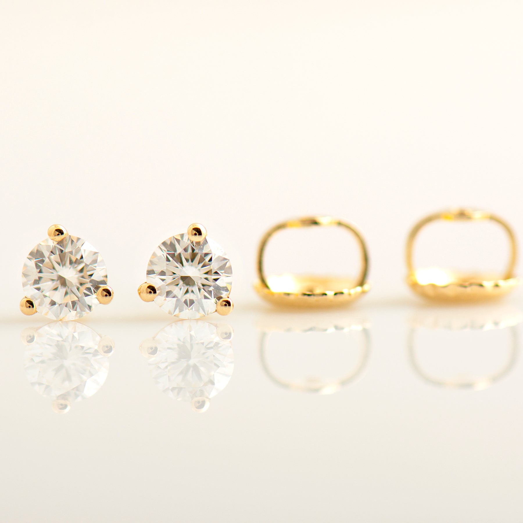 Round Studs With Prongs