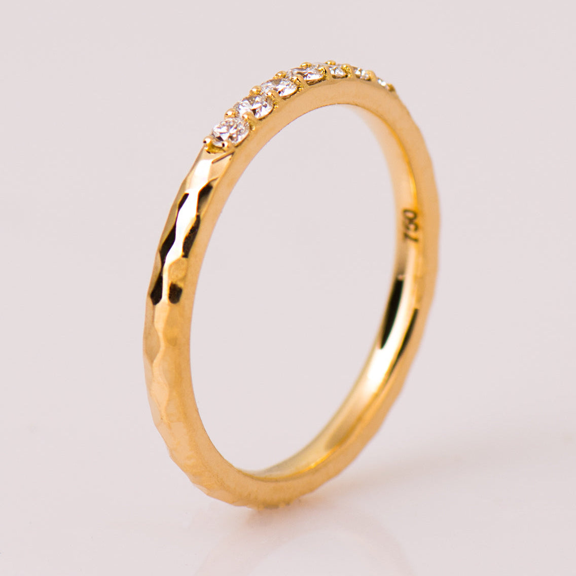 2 mm Hammered 7 Diamonds Ring