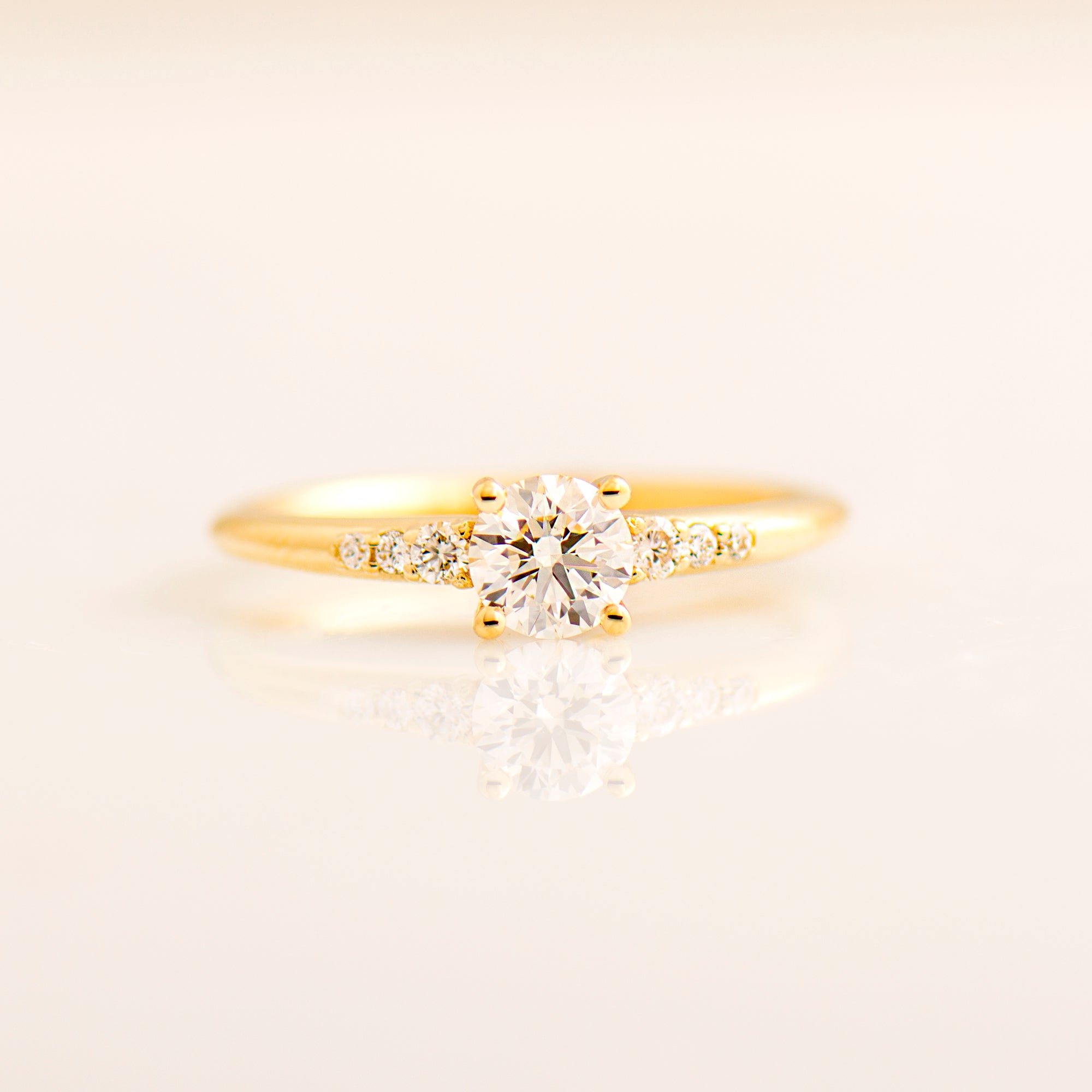 Skinny Signature Tapered Ring Round