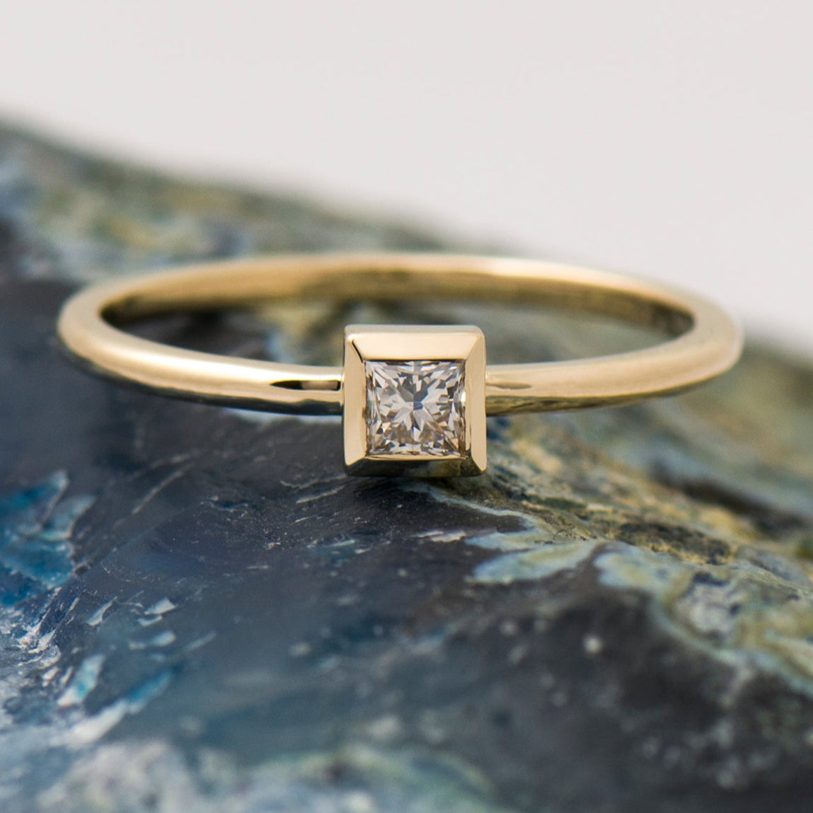 Bezel Princess diamond ring