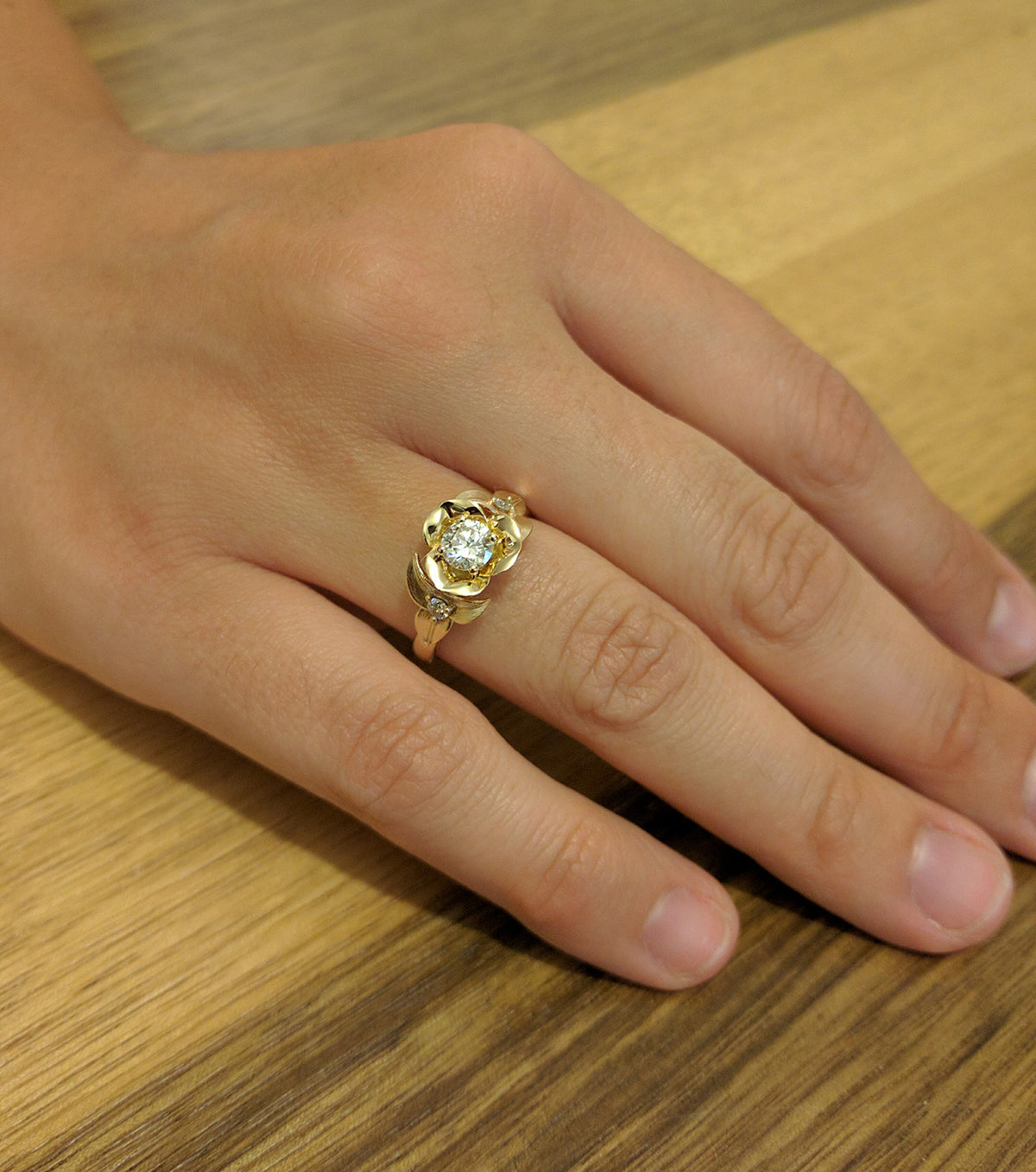 Flower & Leaves Diamond Ring