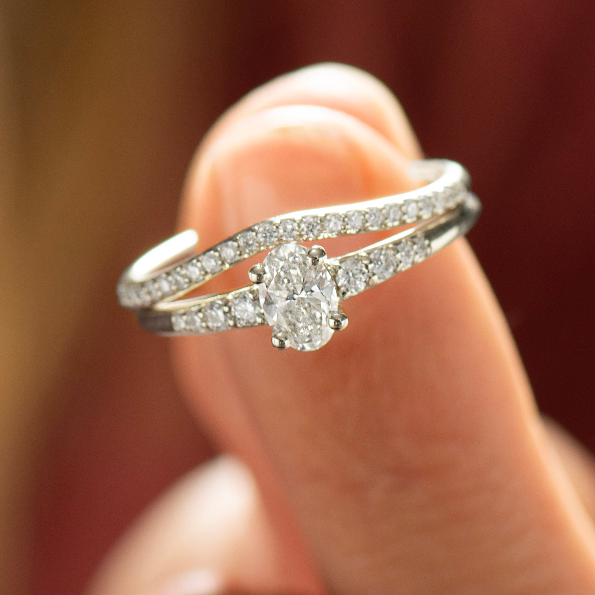 Delicate Oval Engagement Set