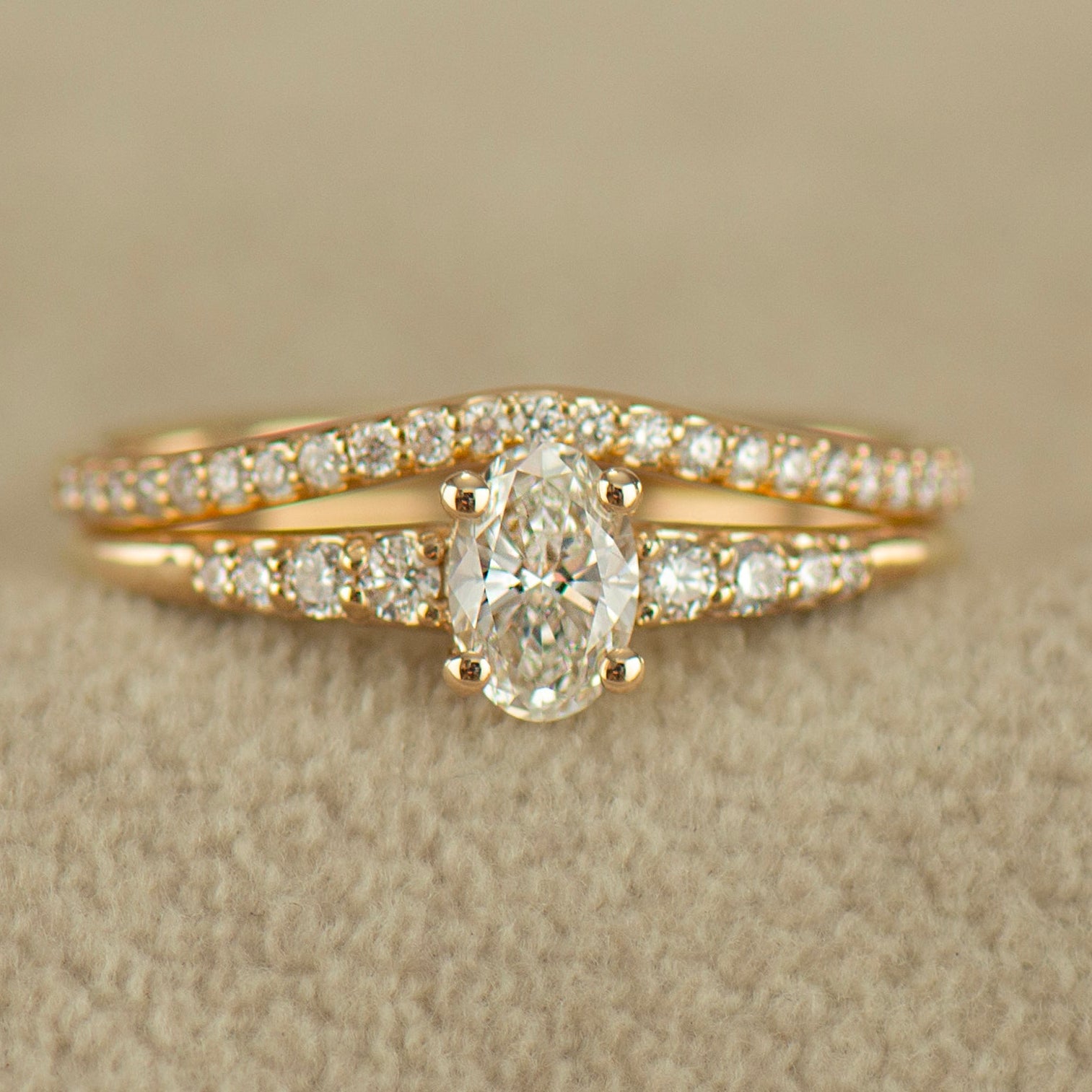Delicate Oval Engagement Set