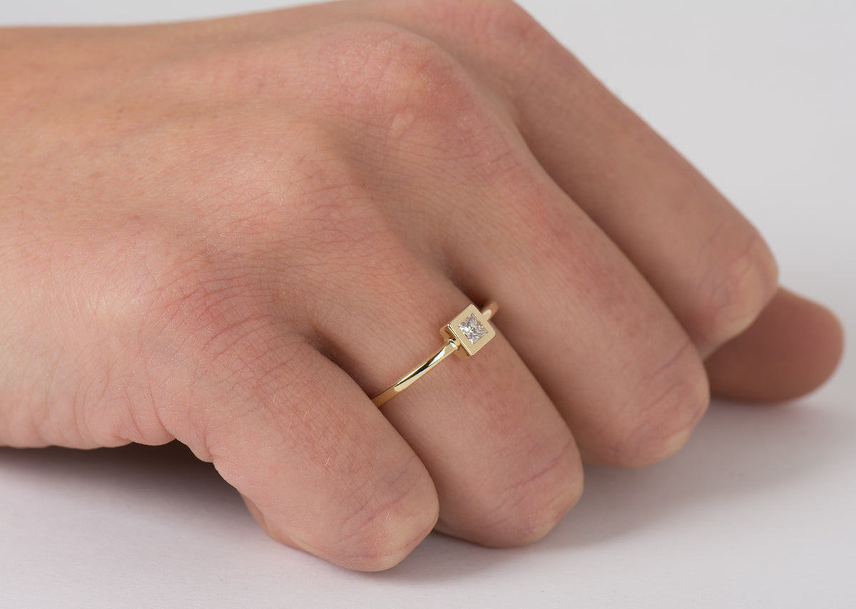 0.14 Carat Flat Squared Bezel Diamond Ring - 14K Yellow Gold