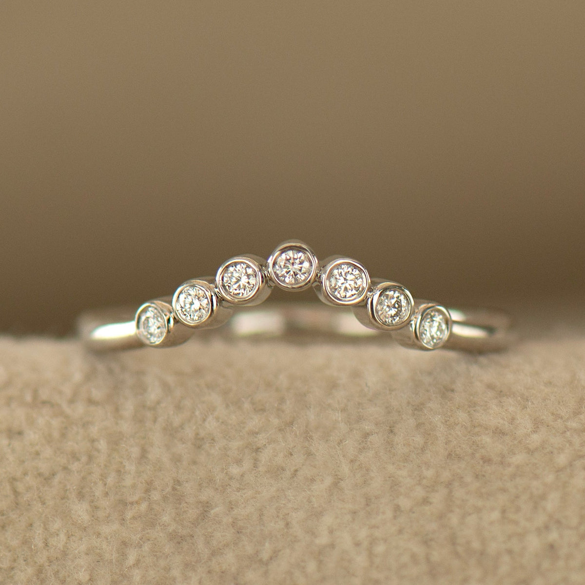 Curved Diamonds Bezel Band