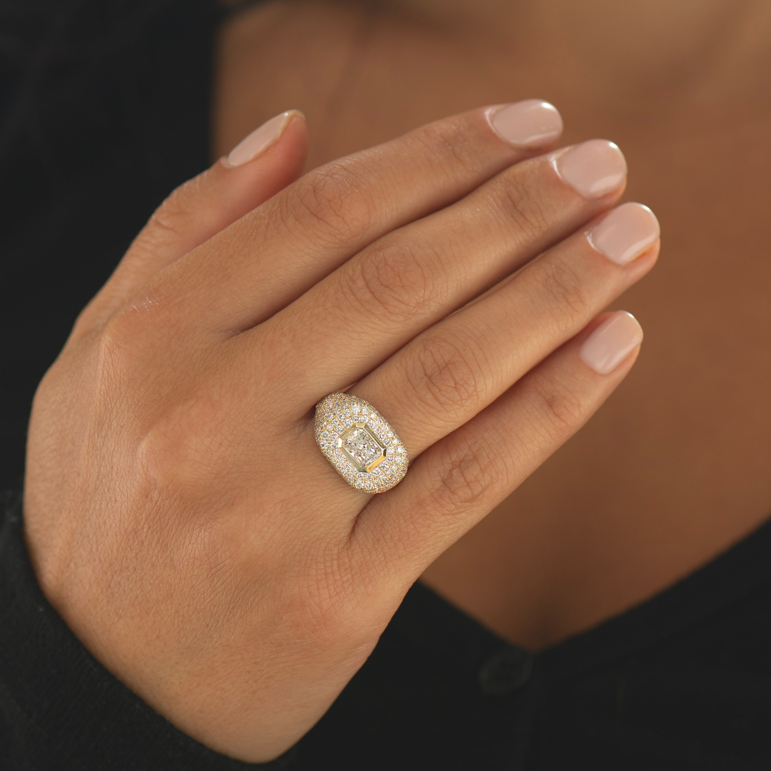 Chic Lab Diamond Signet Ring