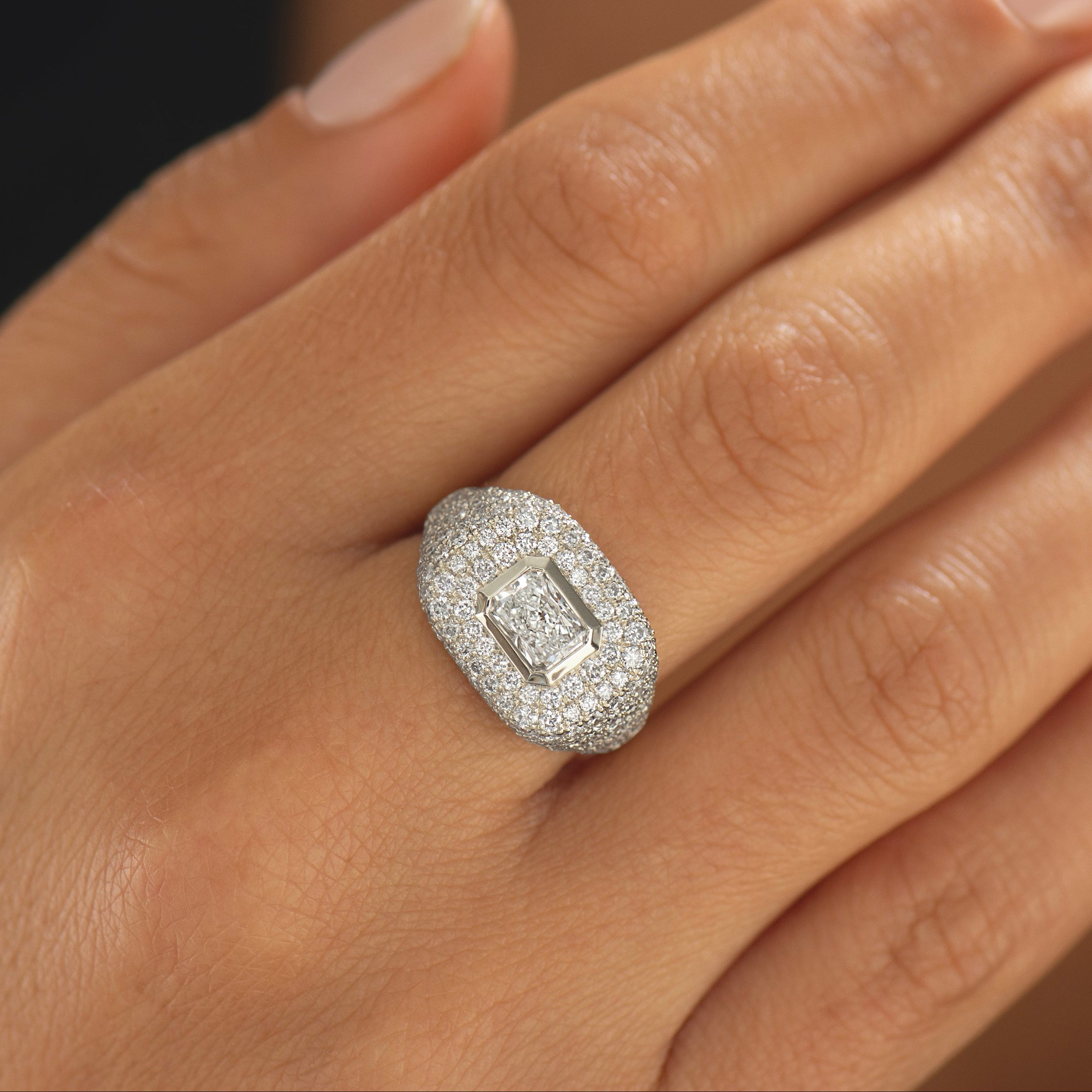 Chic Lab Diamond Signet Ring
