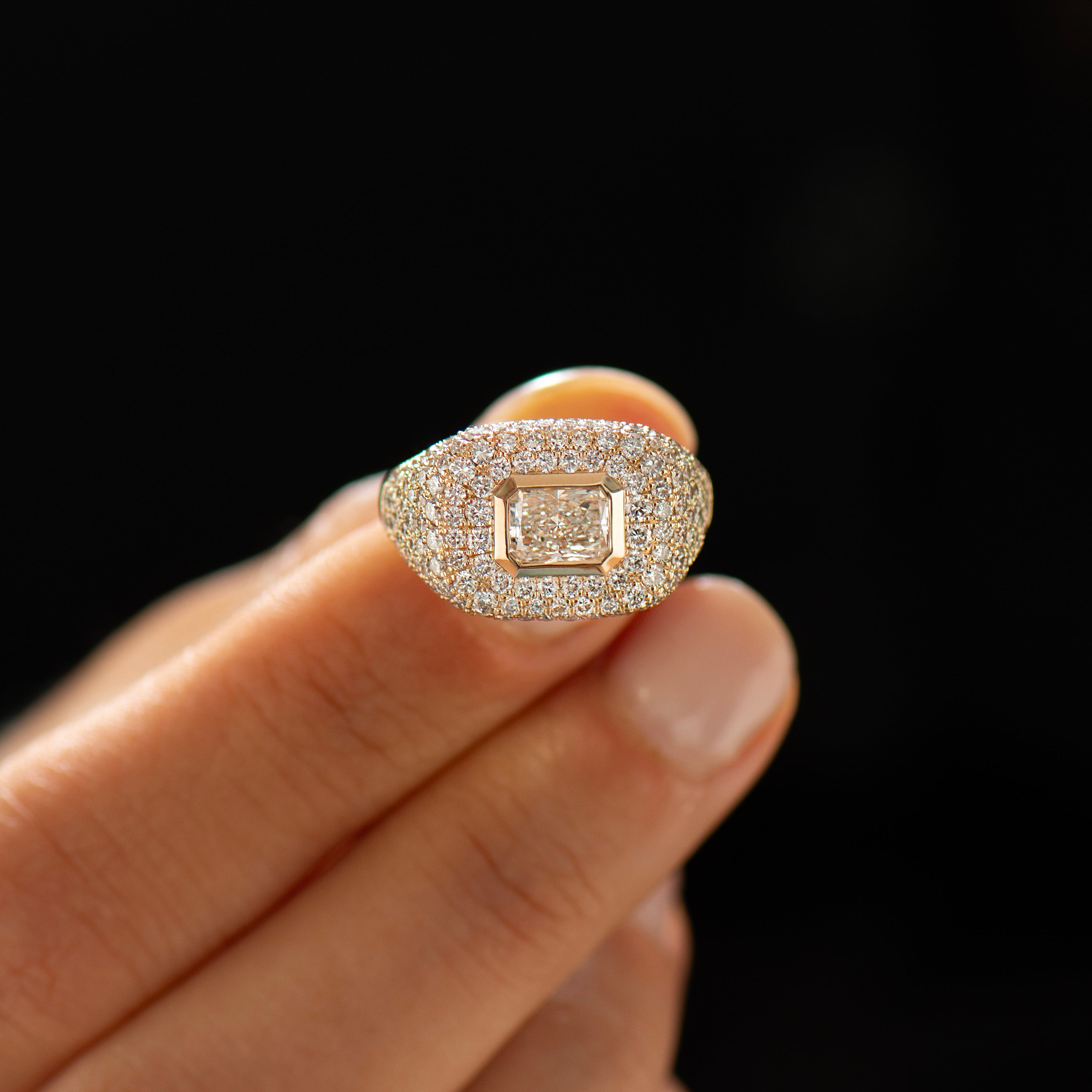 Chic Lab Diamond Signet Ring