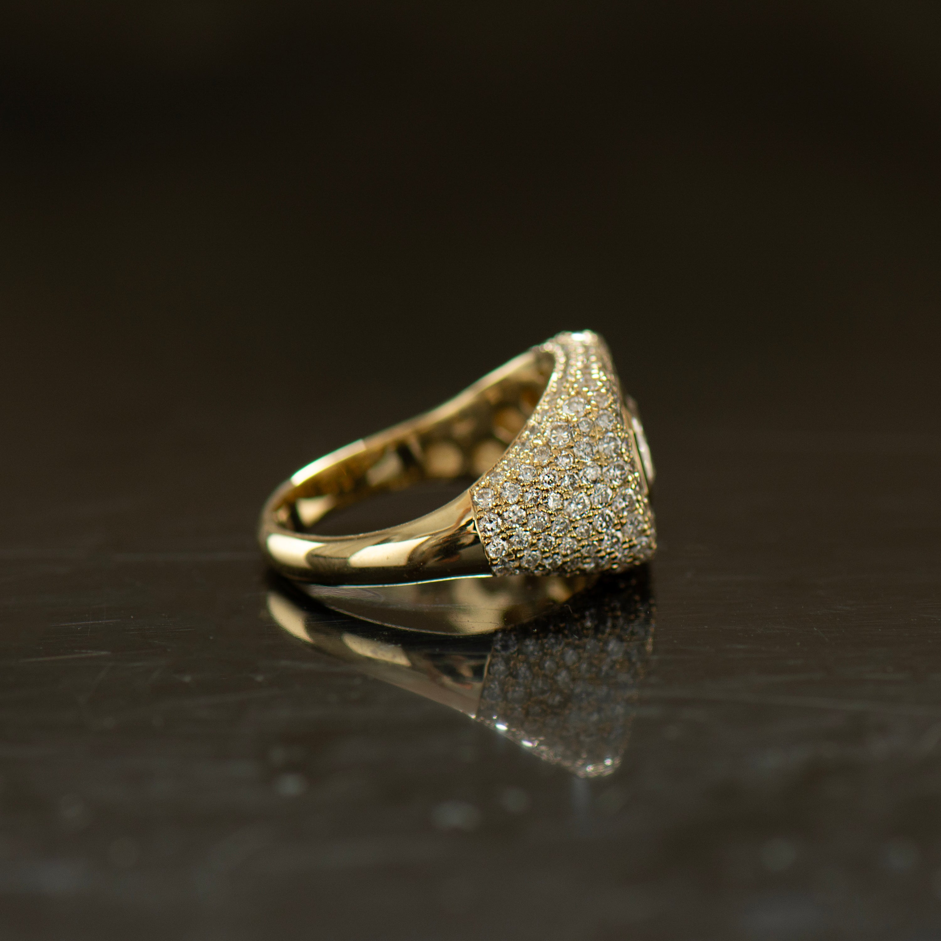 Chic Lab Diamond Signet Ring