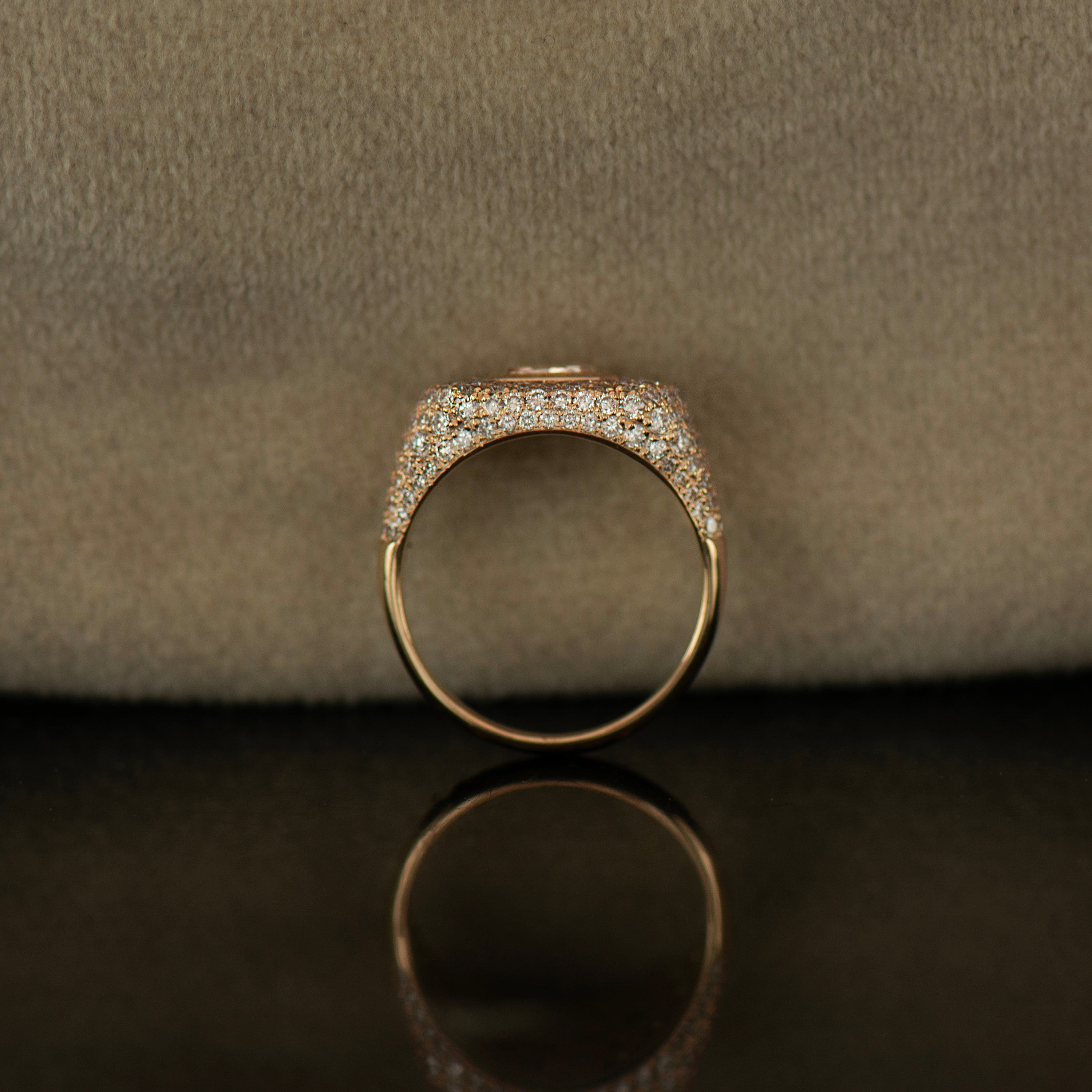 Chic Lab Diamond Signet Ring