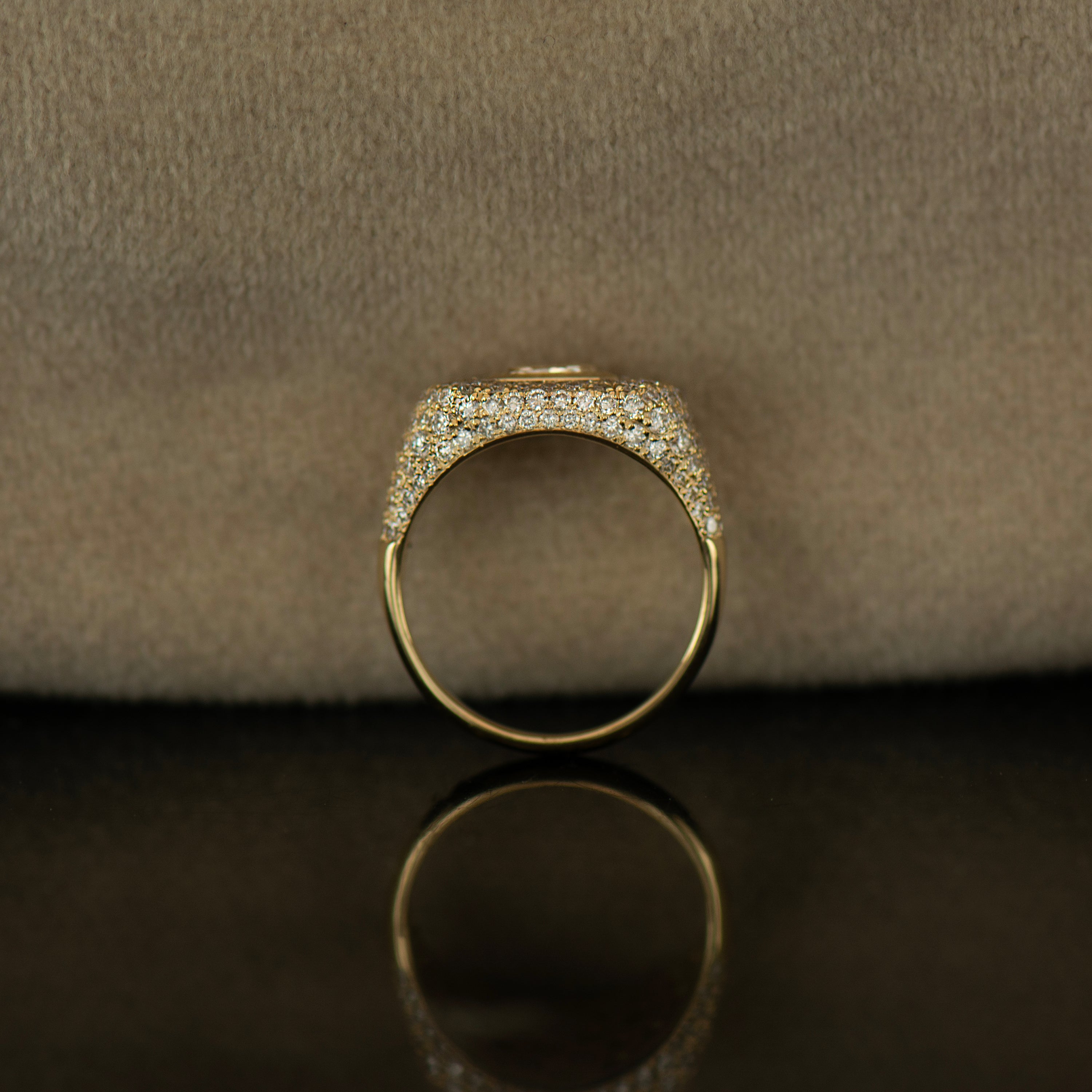 Chic Lab Diamond Signet Ring