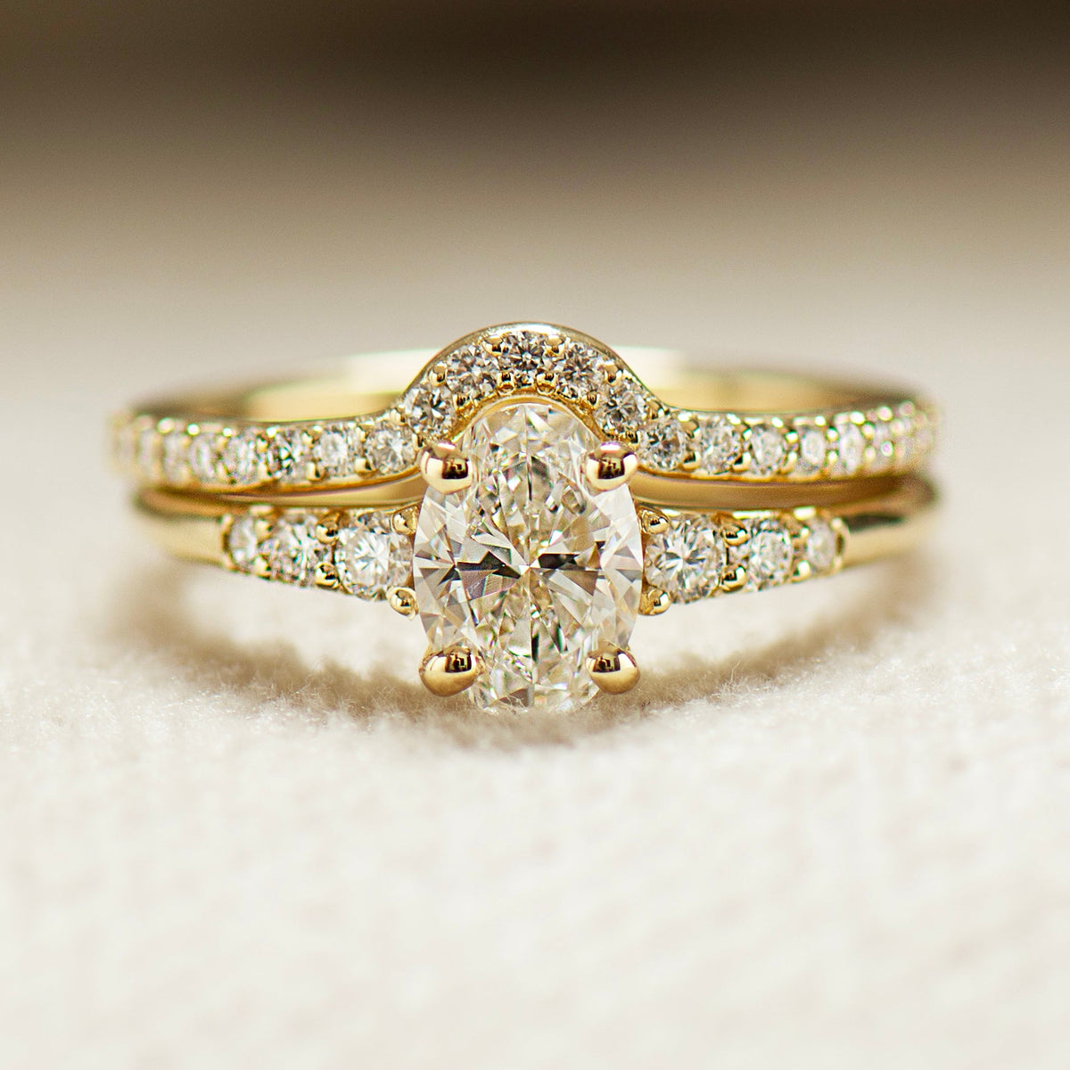 Tapered Oval Engagement Set