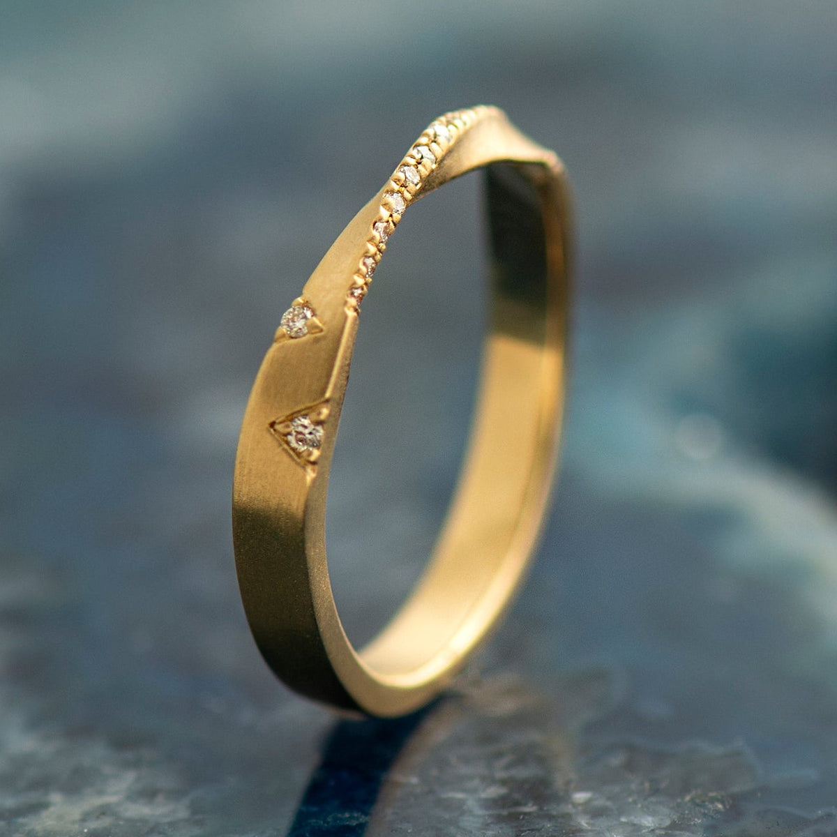 Mobius Diamonds Wedding Ring