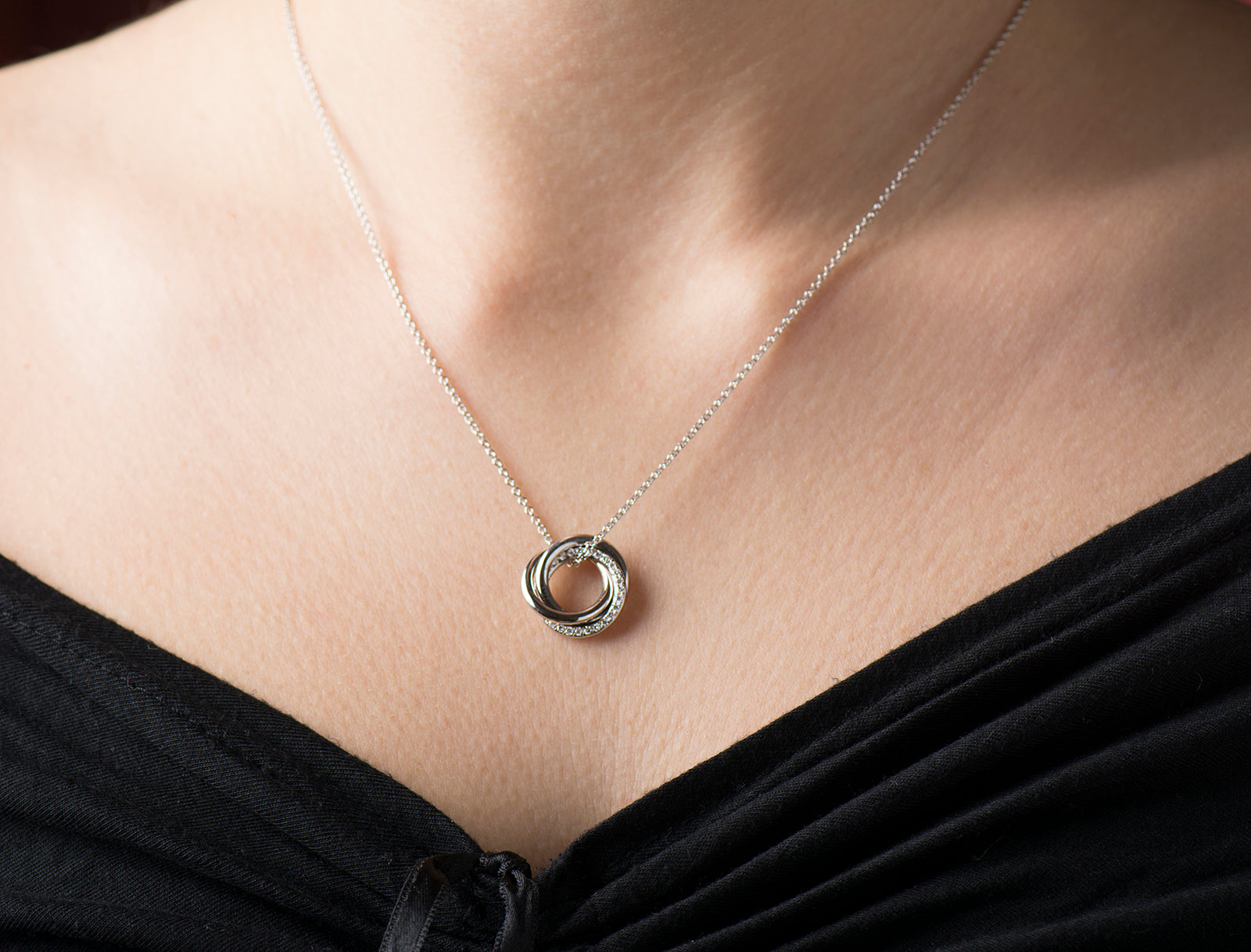 Interlocking Circles Necklace