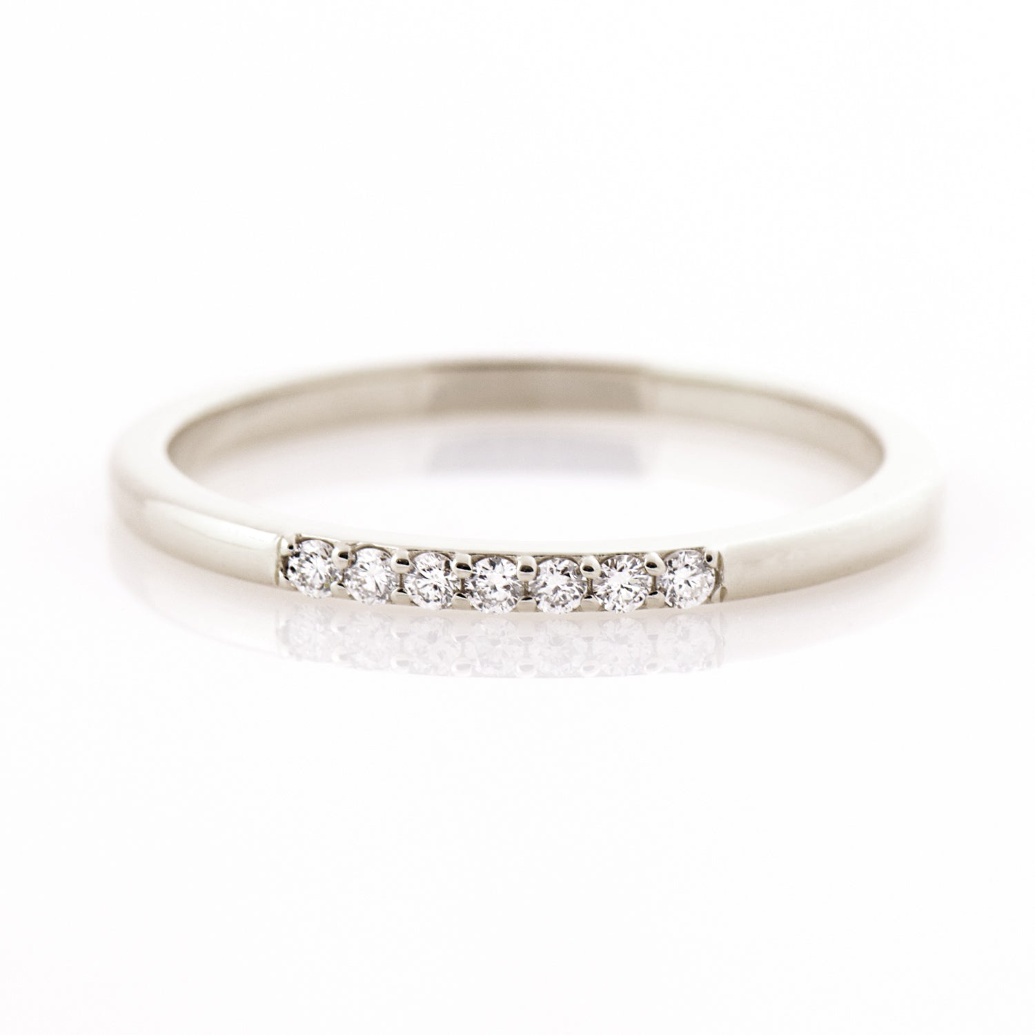 1.5 mm 7 Diamonds Ring