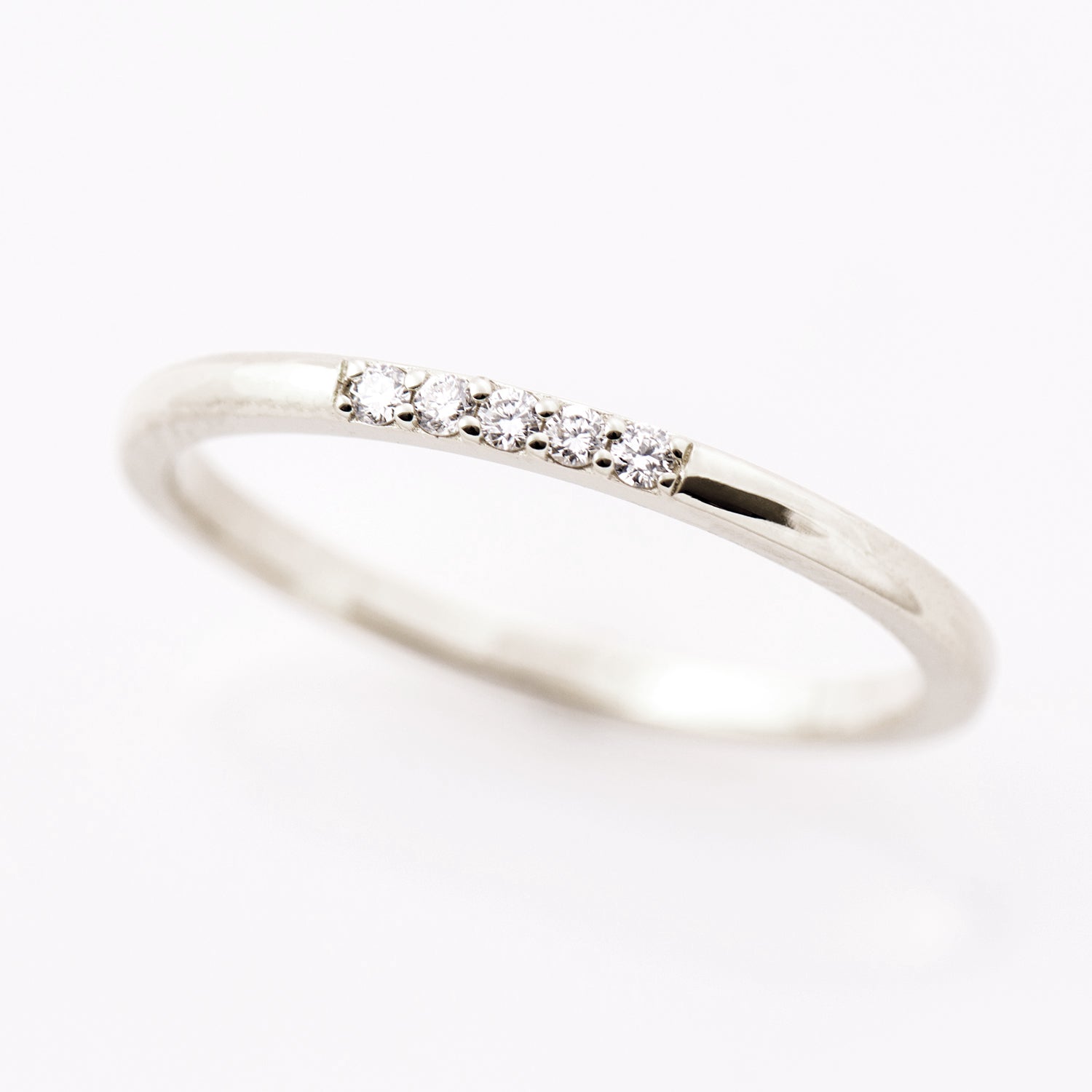 1.5 mm 5 Diamonds Ring