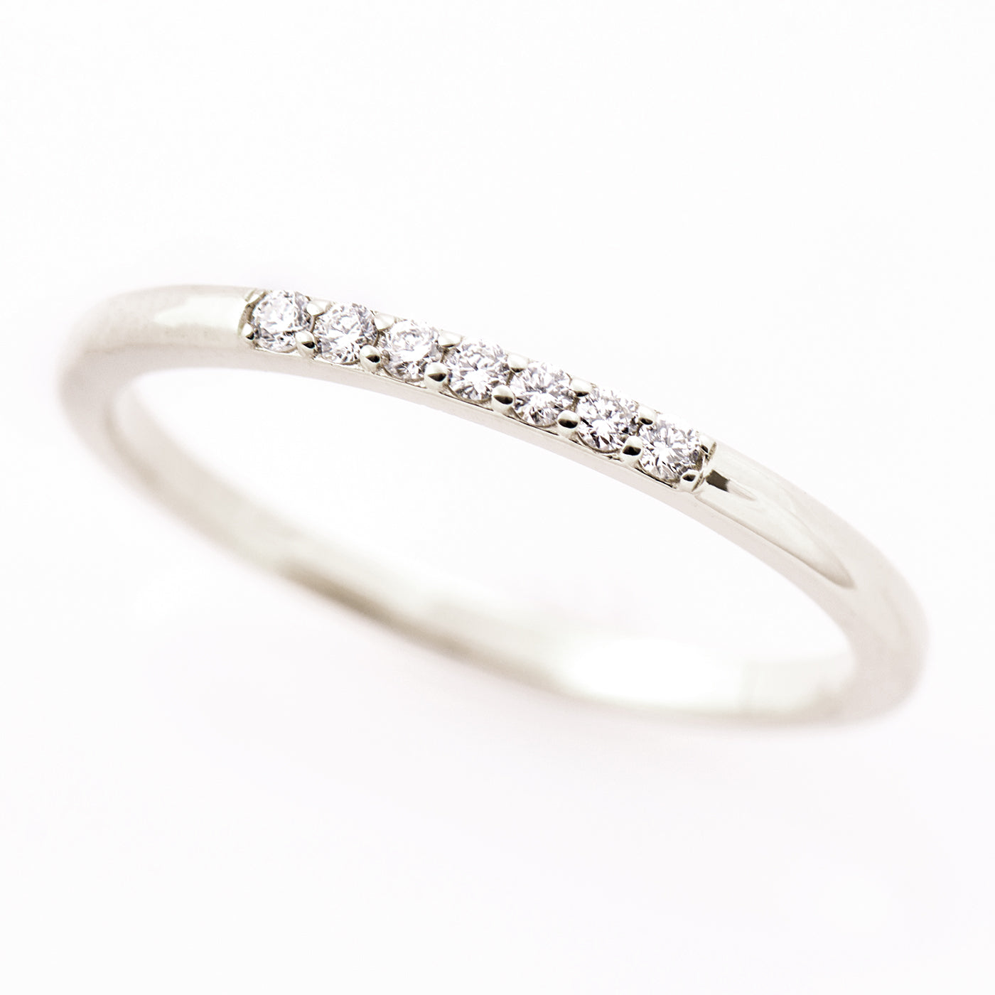 1.5 mm 7 Diamonds Ring