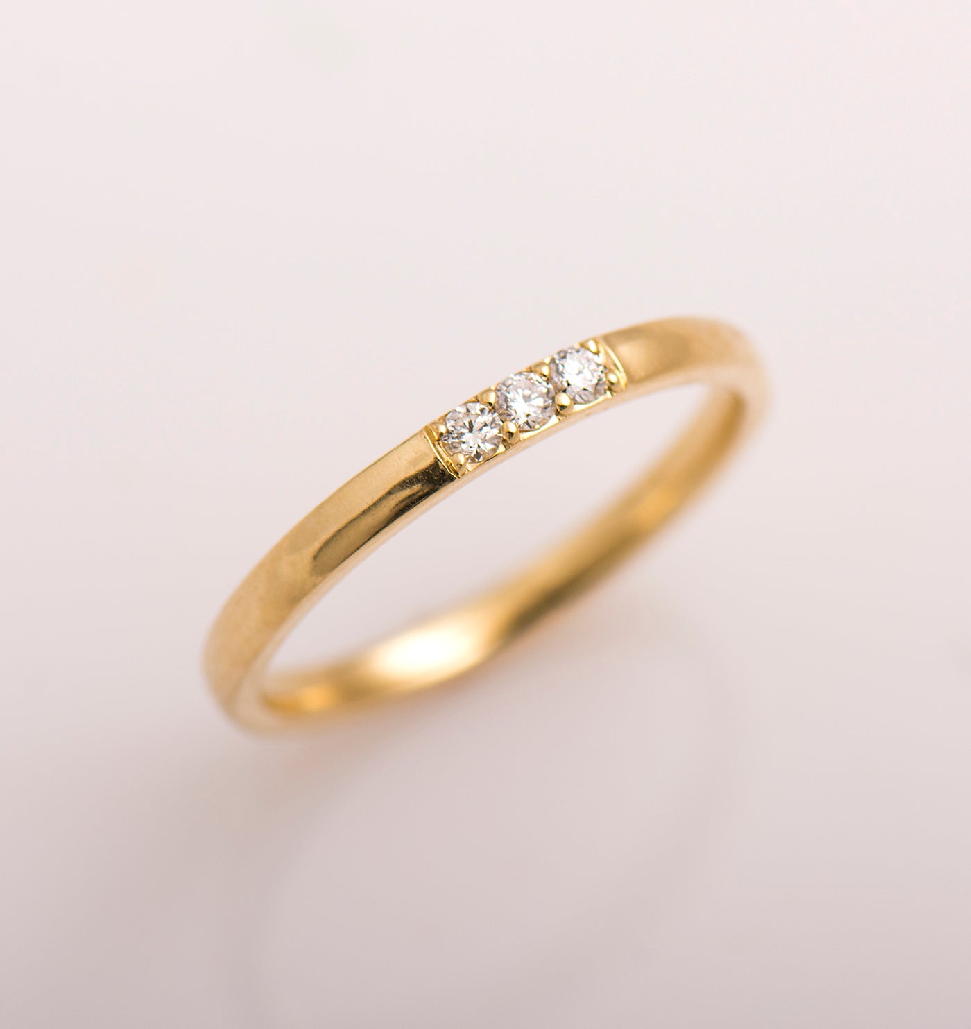 2 mm 3 Diamond Ring