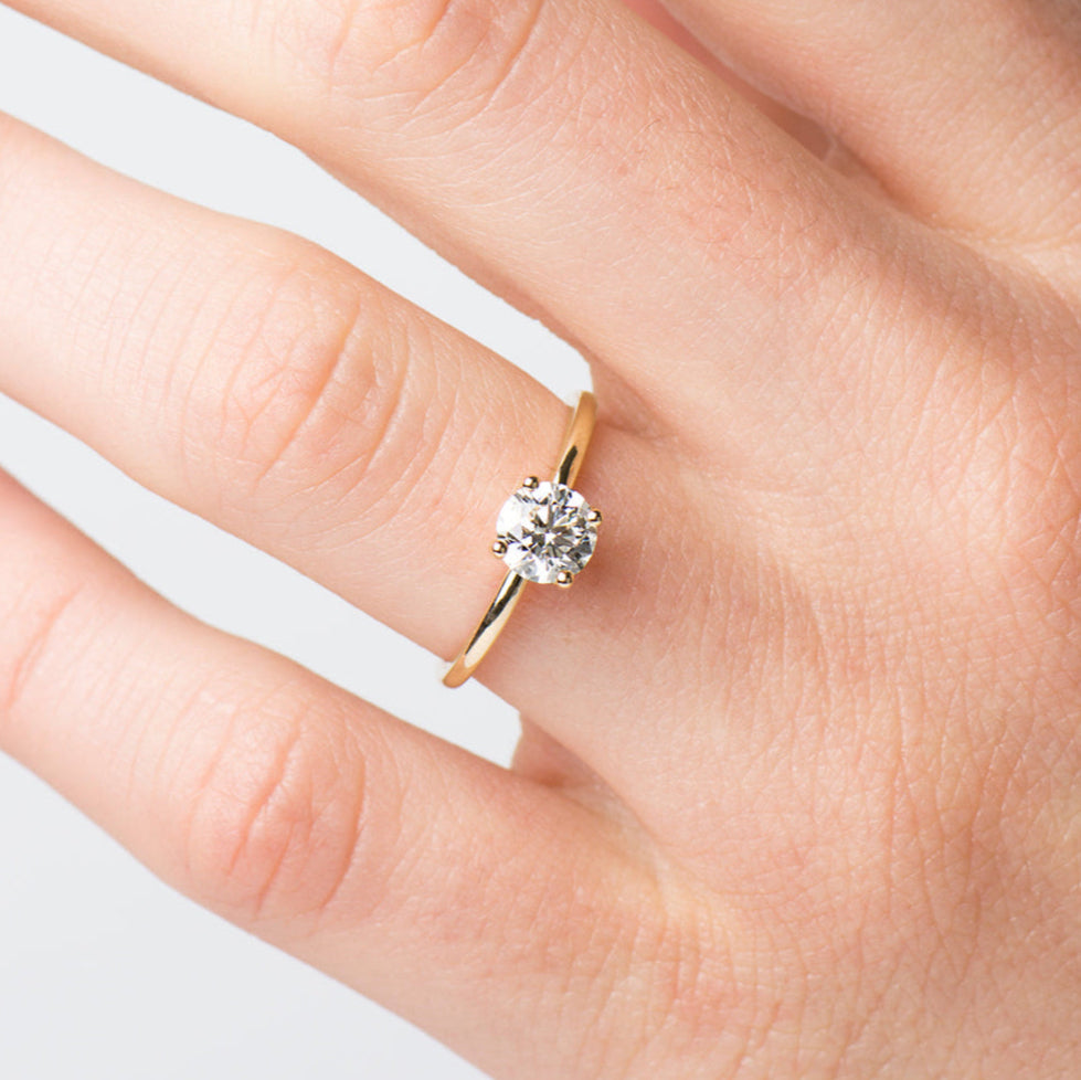 The Skinny Band Solitaire - Round Brilliant