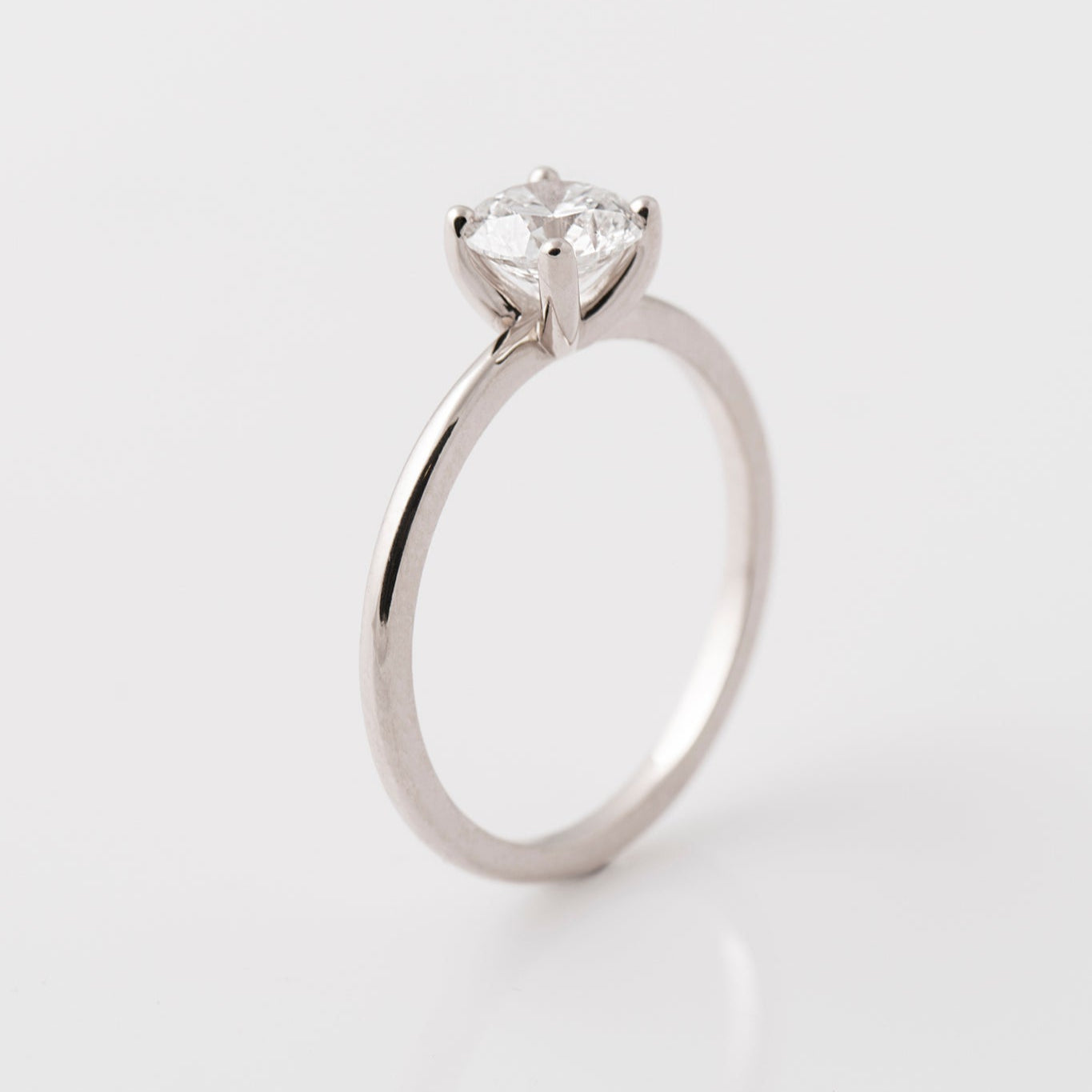 The Skinny Band Solitaire - Round Brilliant