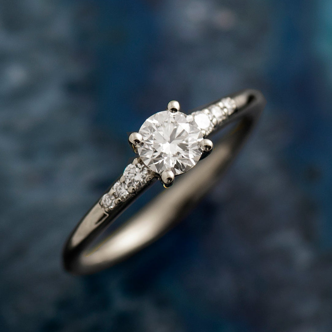 Skinny Signature Tapered Ring Round