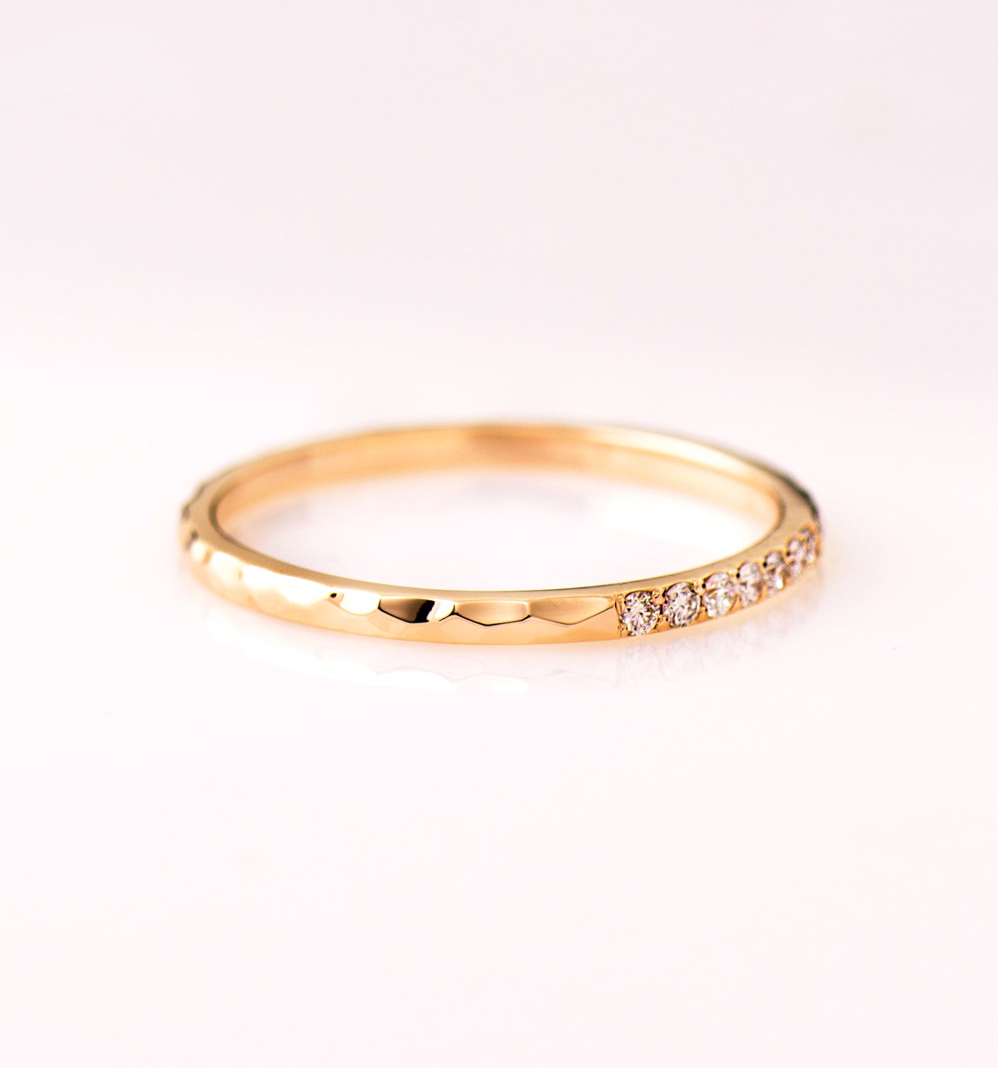 1.5 mm Hammered 7 Diamonds Ring