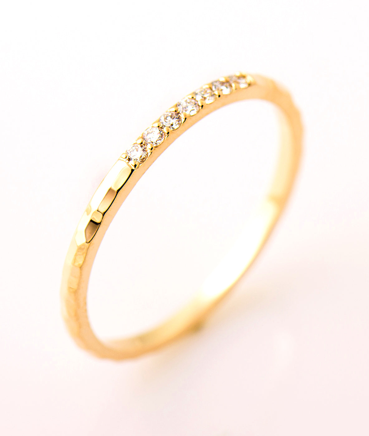 1.5 mm Hammered 7 Diamonds Ring