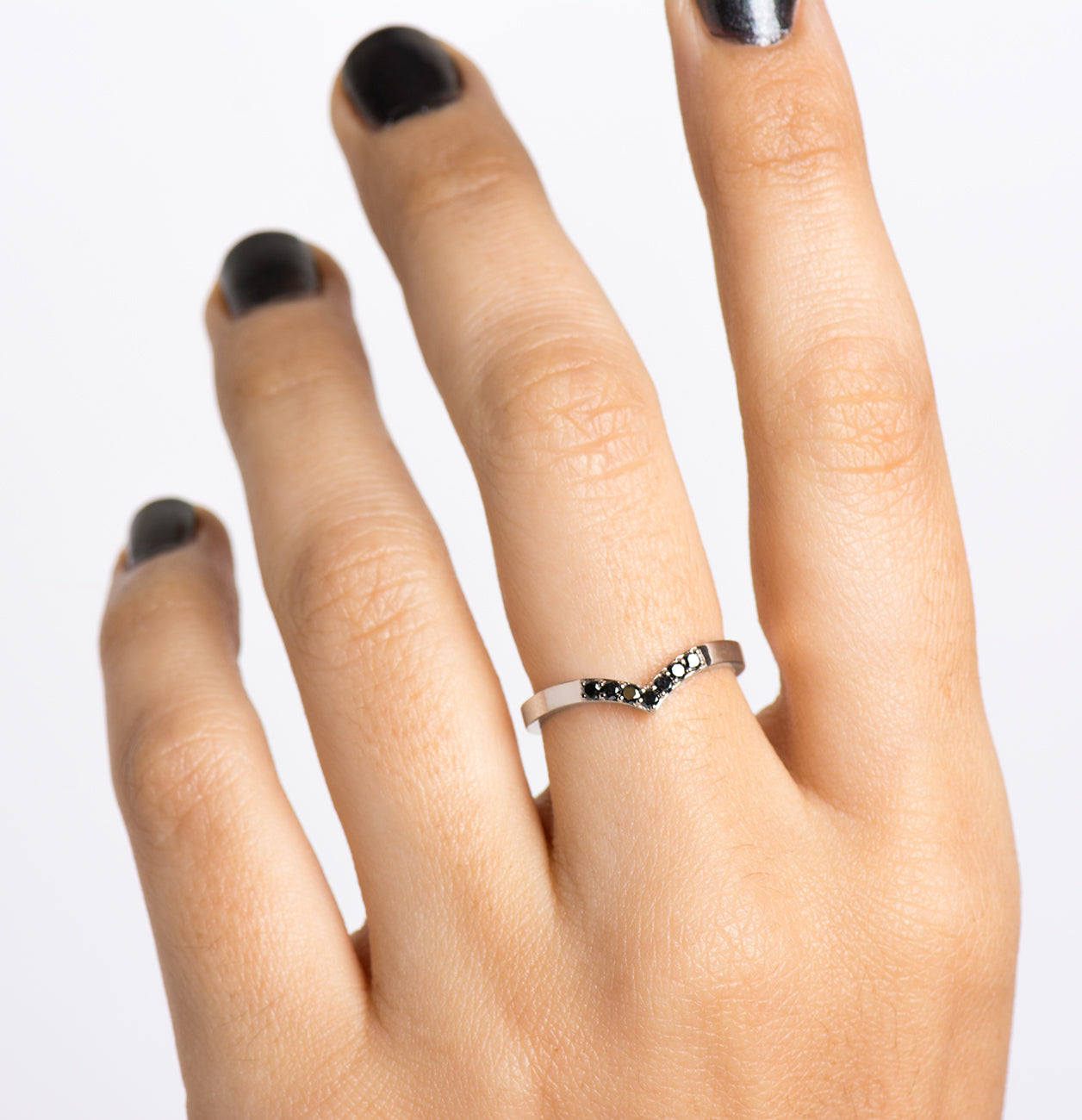 Medium Wide V Shape 7 Black Diamonds Ring