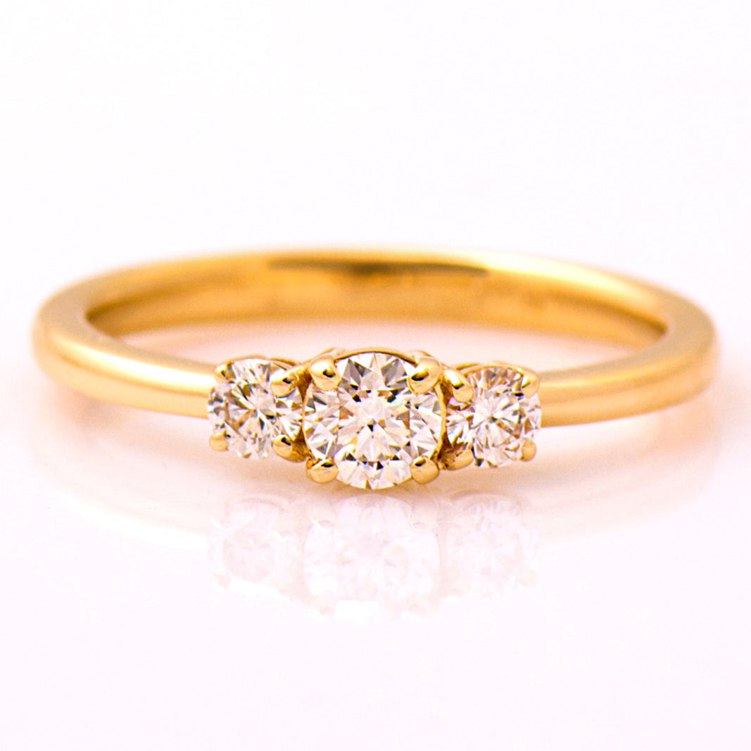 The 3 stones Ring - Round Brilliant