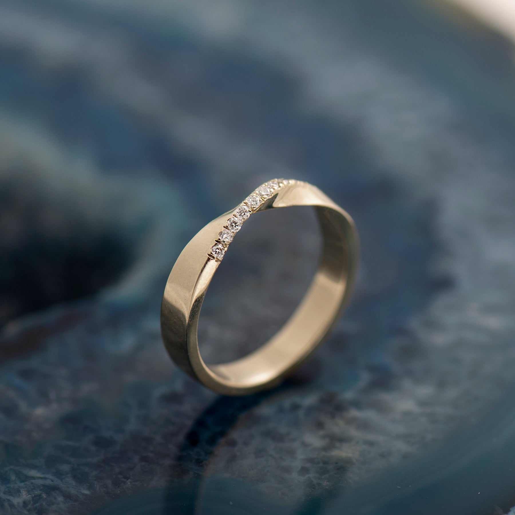 Mobius Wedding Band