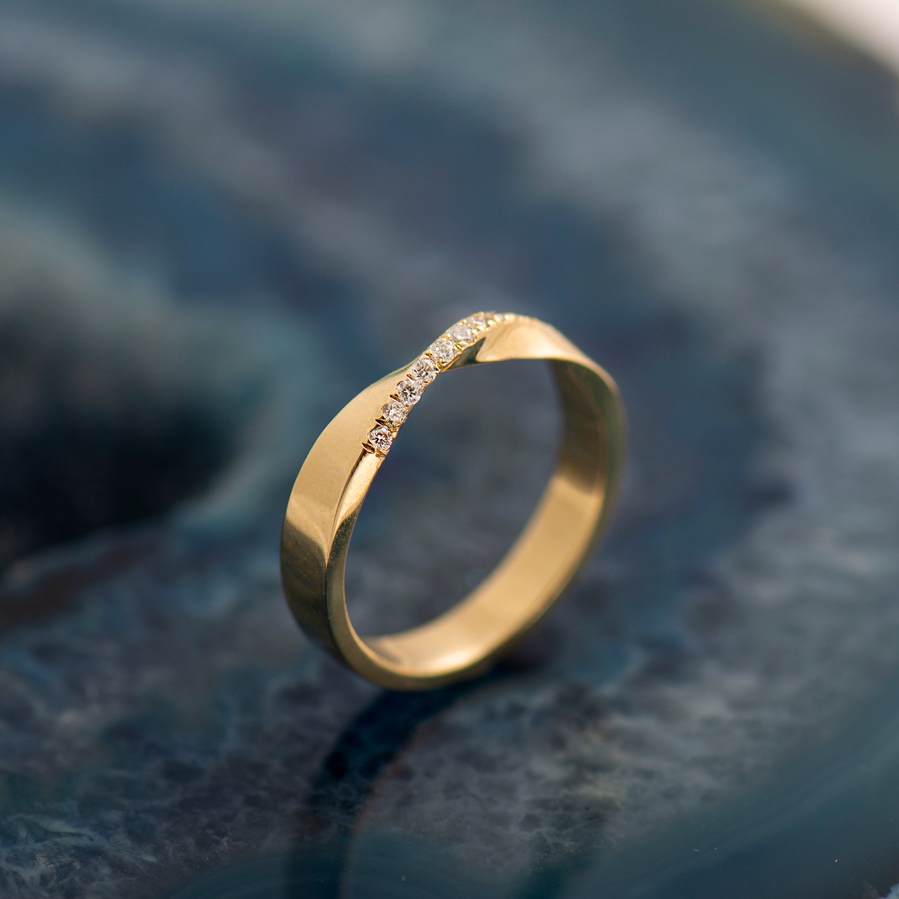 Mobius Wedding Band