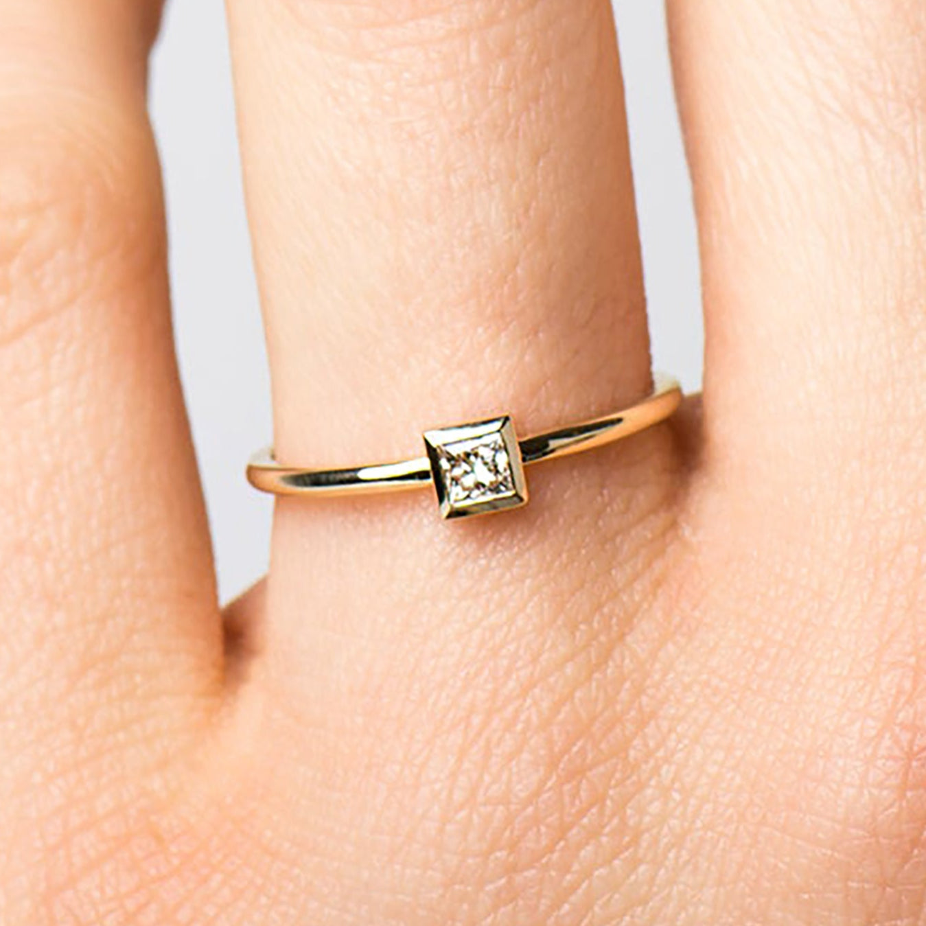 Bezel Princess diamond ring