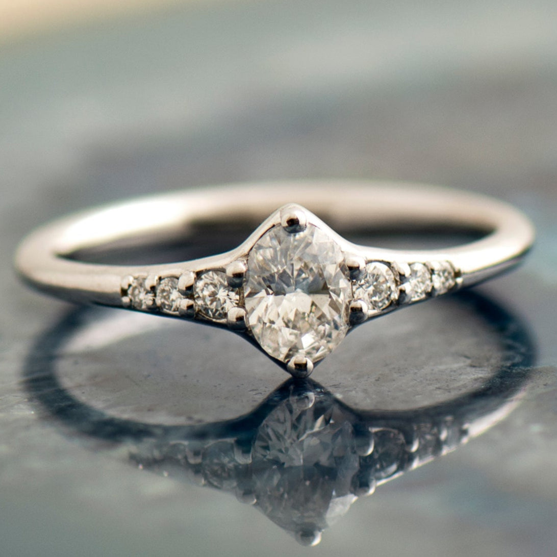 Tapered Oval Ring